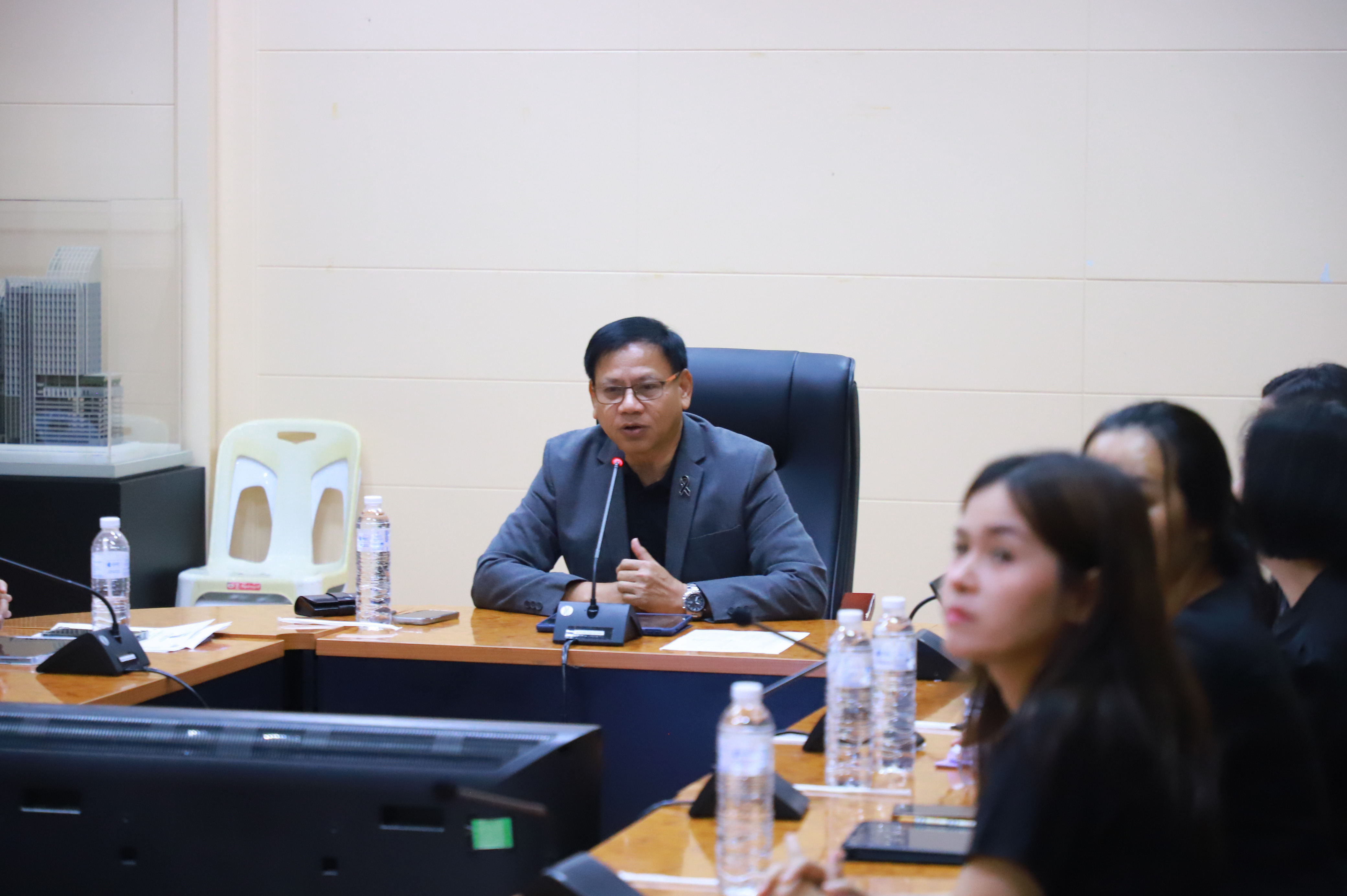 title - ส.ป.ก. เข้าร่วมการปฐมนิเทศนักศึกษาโครงการผลิตและพัฒนากำลังคุณภาพสูง เพื่อรองรับอัตรากำลังที่ขาดแคลนก่อนเข้ารับการฝึกอาชีพในส่วนราชการภายใต้ความร่วมมือและประชุมปรับแผนการฝึกอาชีพ